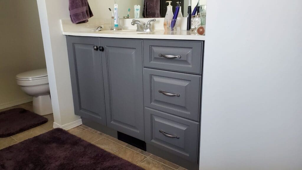 painted oak cabinets after 4