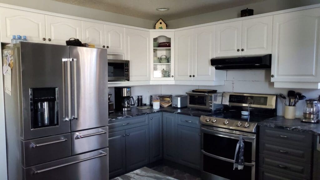 painted oak cabinets after 3