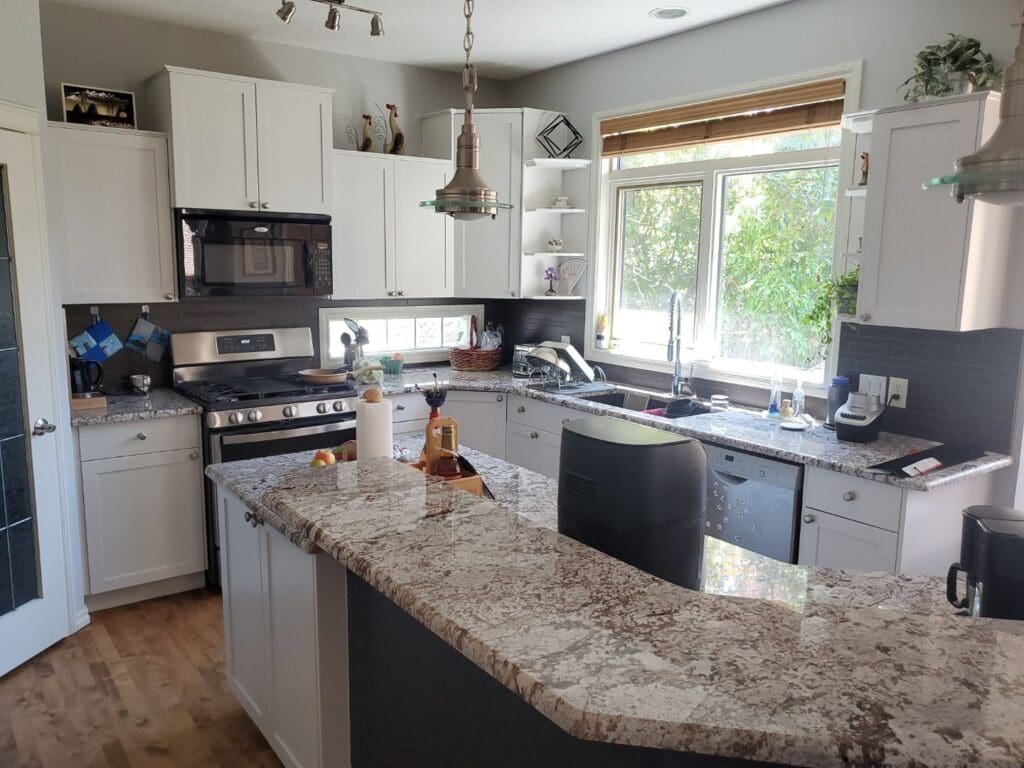 white kitchen after 3