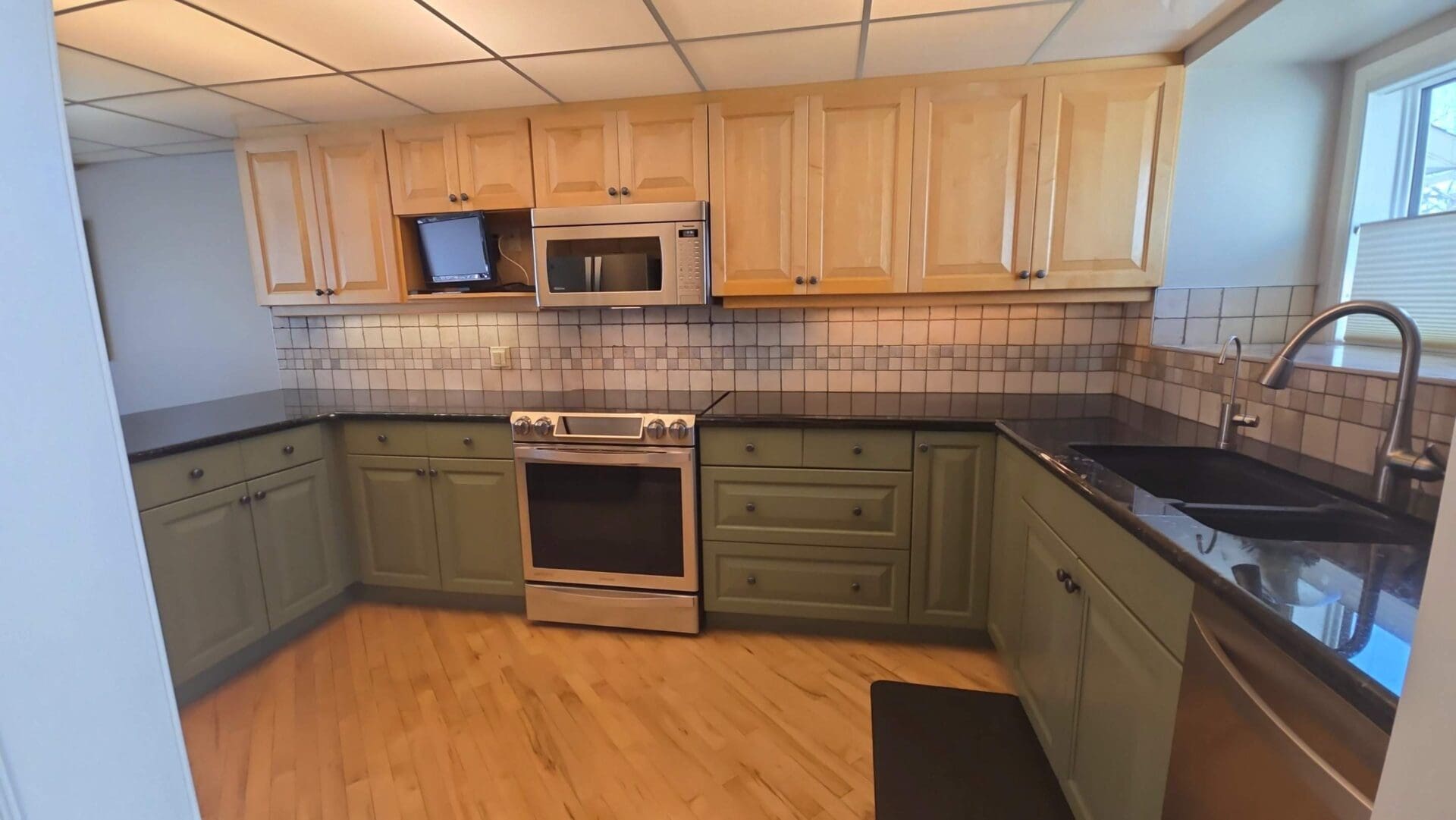 stylish green lowers 4