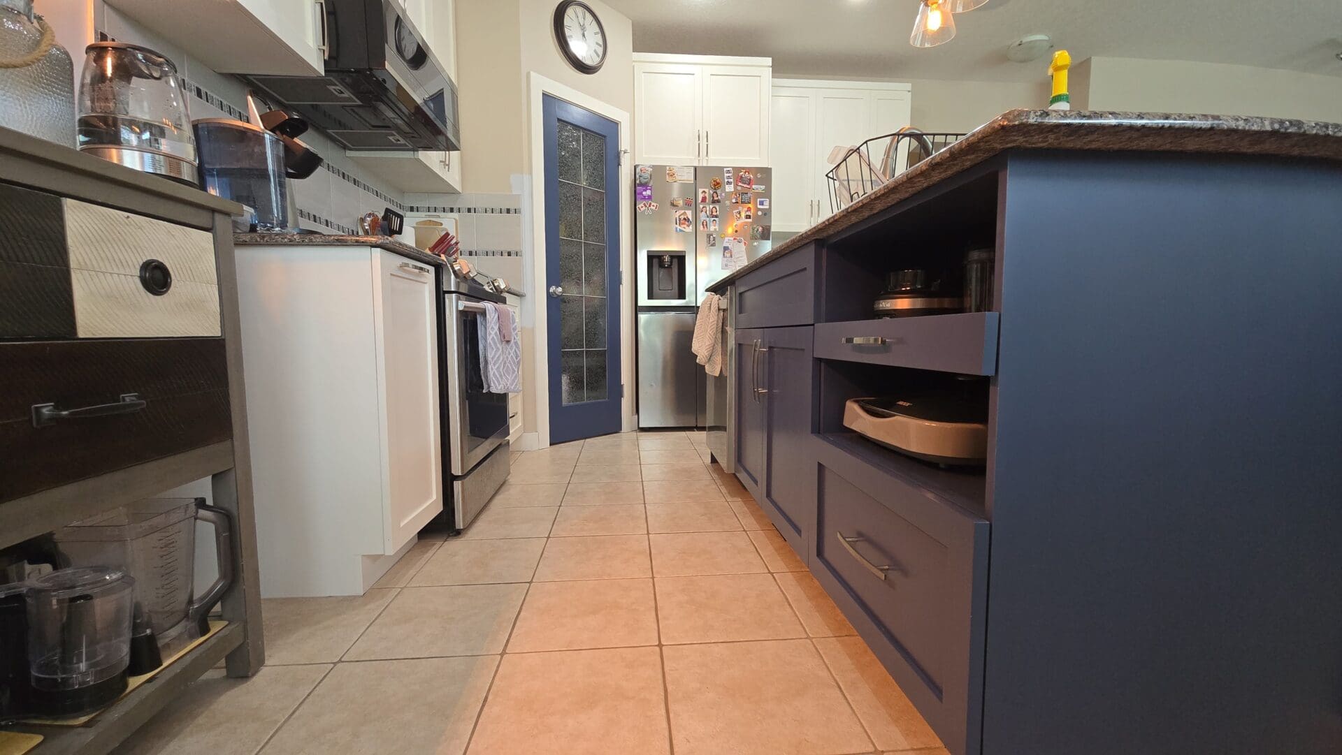 blue and white kitchen 4