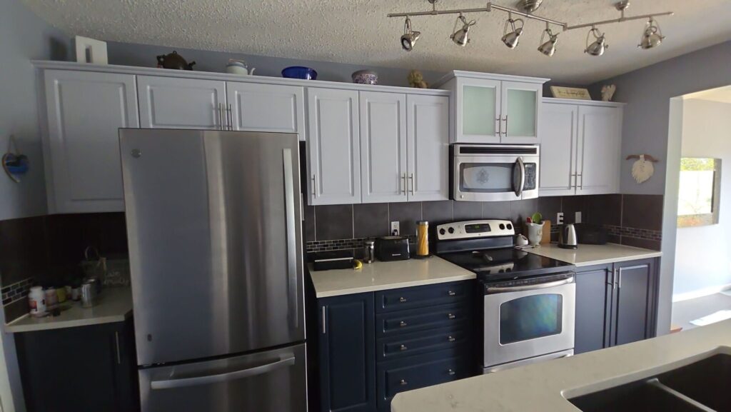 two-tone blue home 3
